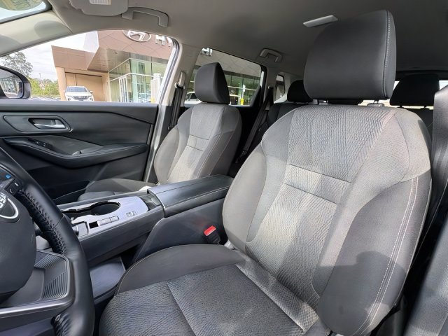 2025 Nissan Rogue SV - Photo 16