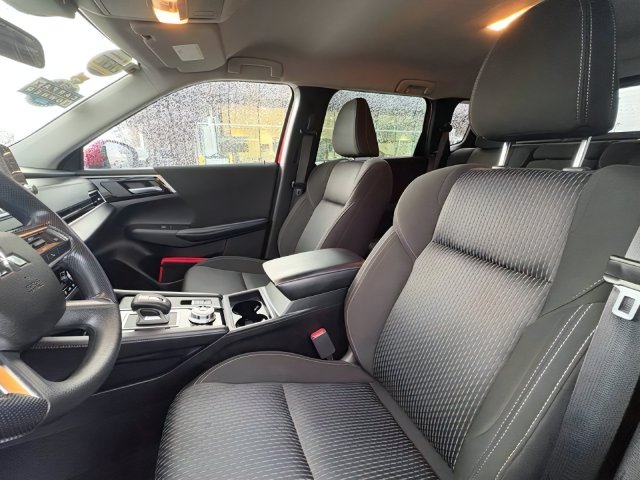 2023 Mitsubishi Outlander ES - Photo 18