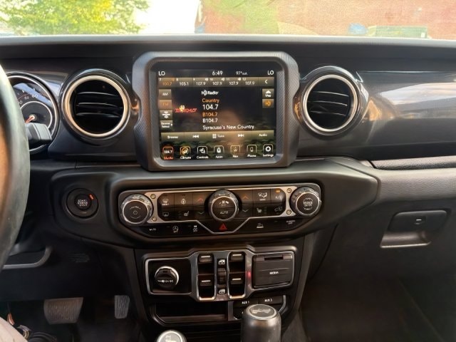 2023 Jeep Wrangler 4-Door Sahara Altitude - Photo 18