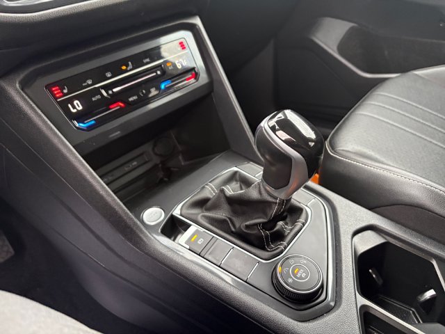 2022 Volkswagen Tiguan SE - Photo 24
