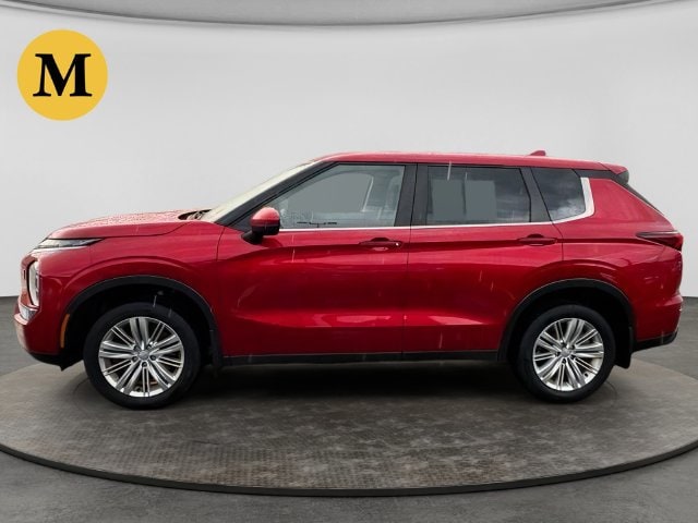 2023 Mitsubishi Outlander ES - Photo 2