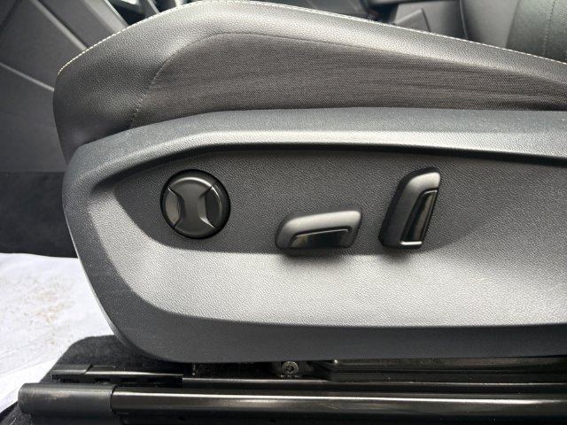 2022 Volkswagen Tiguan SE - Photo 27