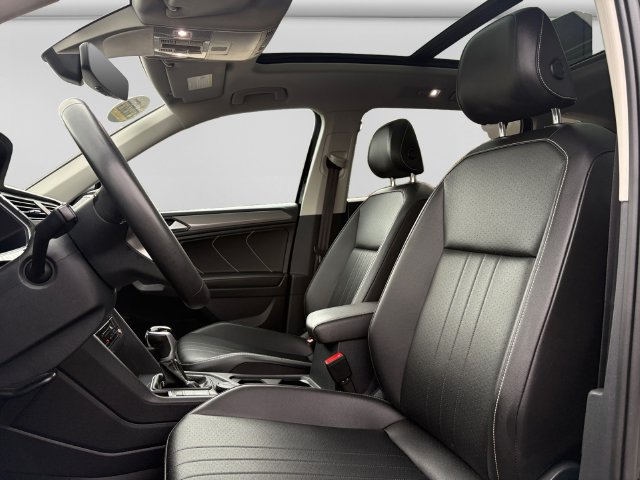 2022 Volkswagen Tiguan SE - Photo 12