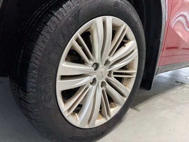 2023 Mitsubishi Outlander ES - Photo 26