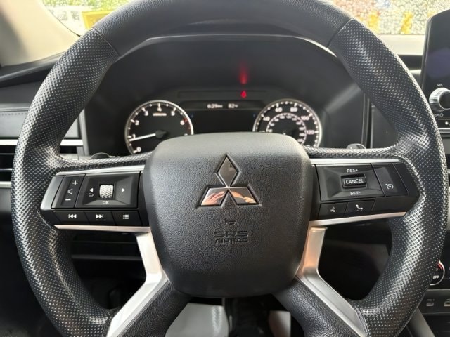 2023 Mitsubishi Outlander ES - Photo 11