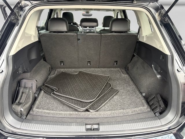 2022 Volkswagen Tiguan SE - Photo 19