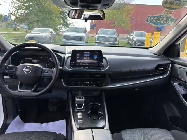 2025 Nissan Rogue SV - Photo 10