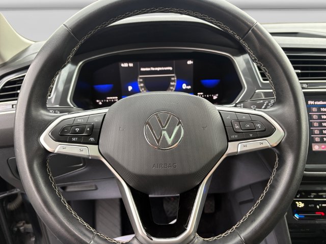 2022 Volkswagen Tiguan SE - Photo 13