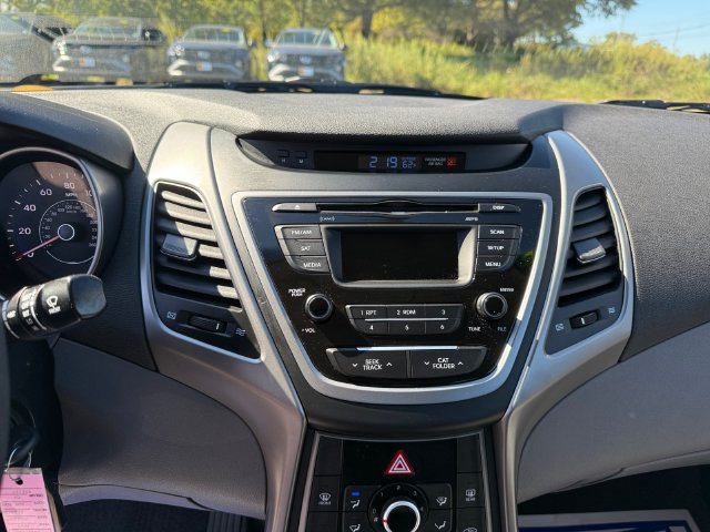 2015 Hyundai Elantra SE - Photo 16