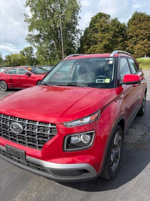 Used 2023 Hyundai Venue SEL SUV