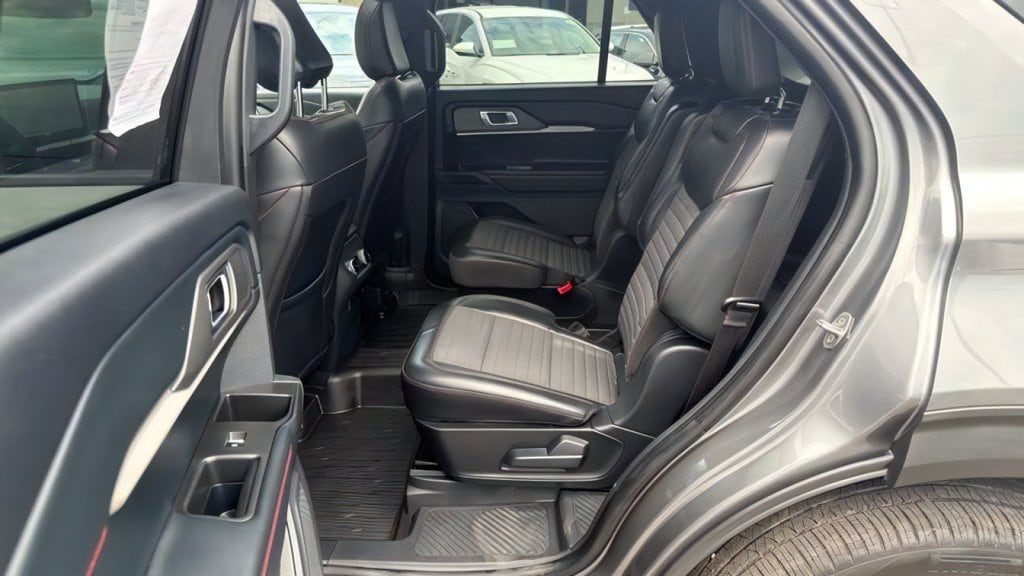 2026 Ford Explorer ST-LINE - Photo 23