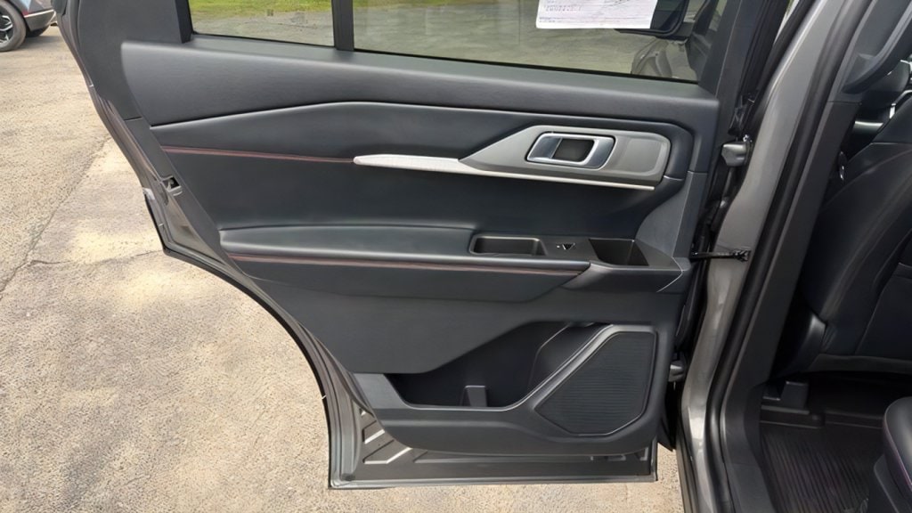 2026 Ford Explorer ST-LINE - Photo 18