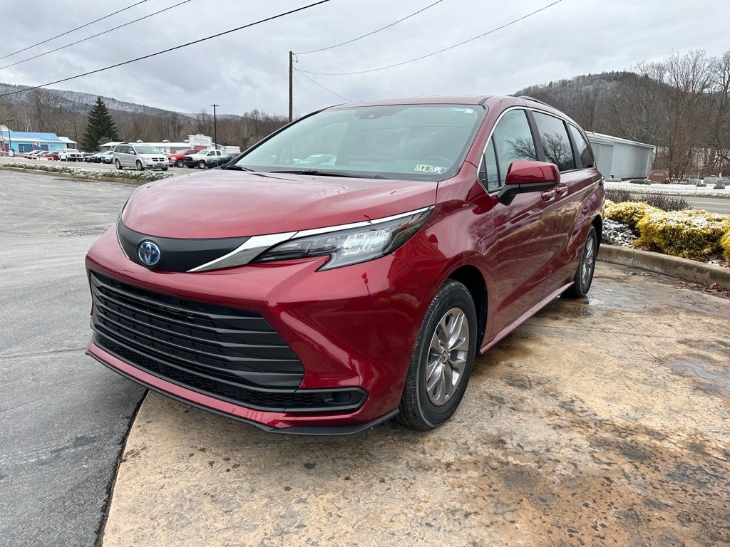 Used 2025 Toyota Sienna LE Van Passenger Van