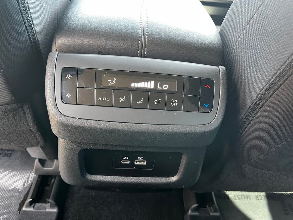 2025 Nissan Pathfinder SV - Photo 26