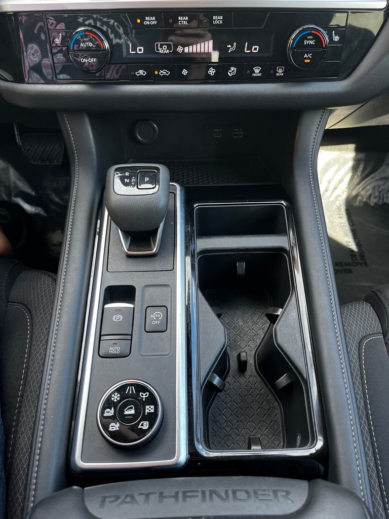 2025 Nissan Pathfinder SV - Photo 19