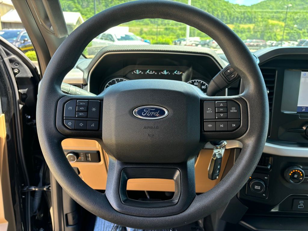 2023 Ford F-150 XLT - Photo 13