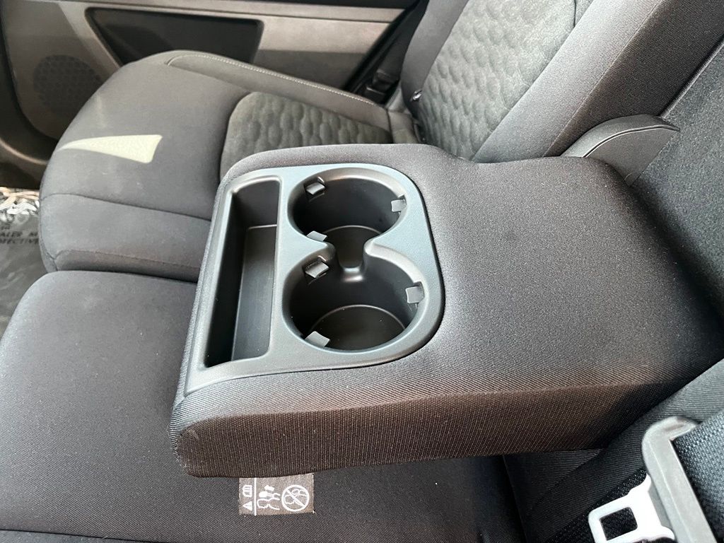 2025 Nissan Pathfinder SV - Photo 25