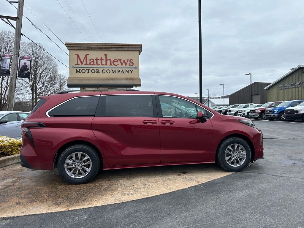 Used 2025 Toyota Sienna LE Van Passenger Van