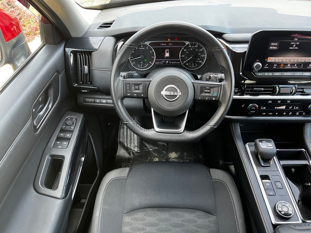 2025 Nissan Pathfinder SV - Photo 8