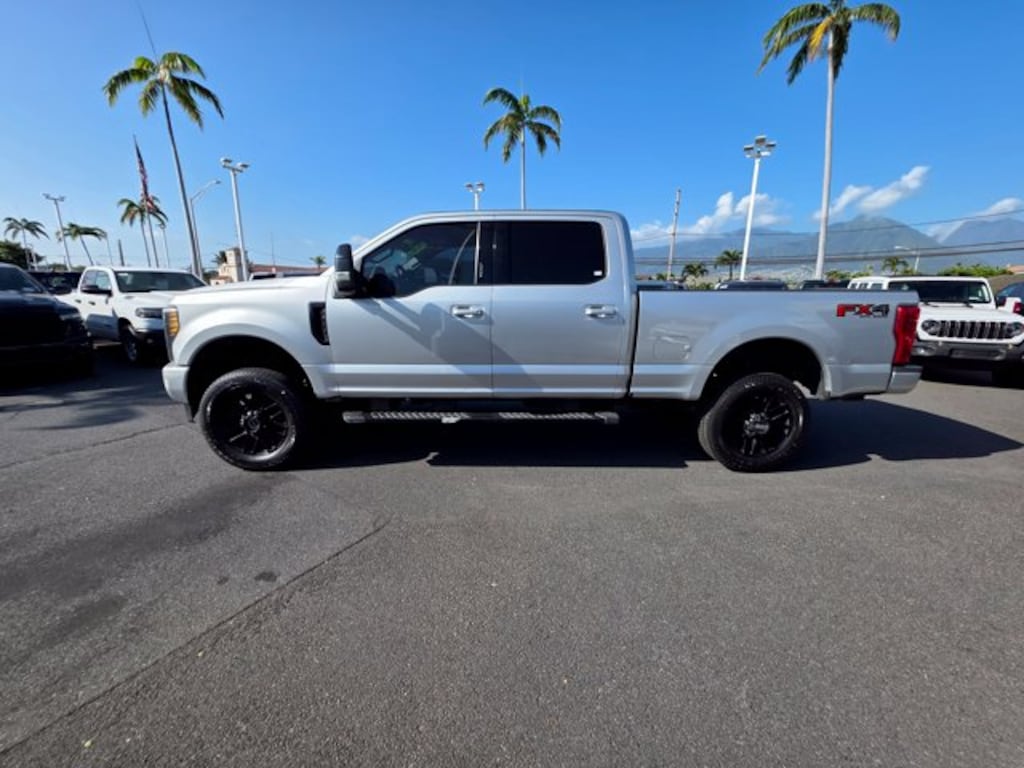 Used 2019 Ford F-250SD Lariat Truck