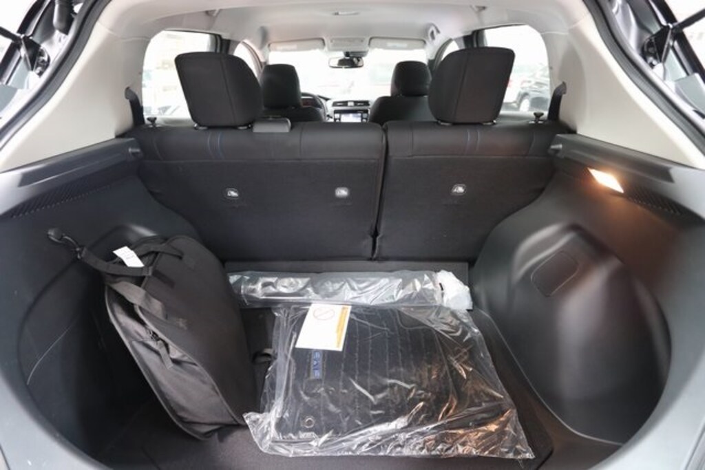 New 2018 Nissan LEAF SV Hatchback