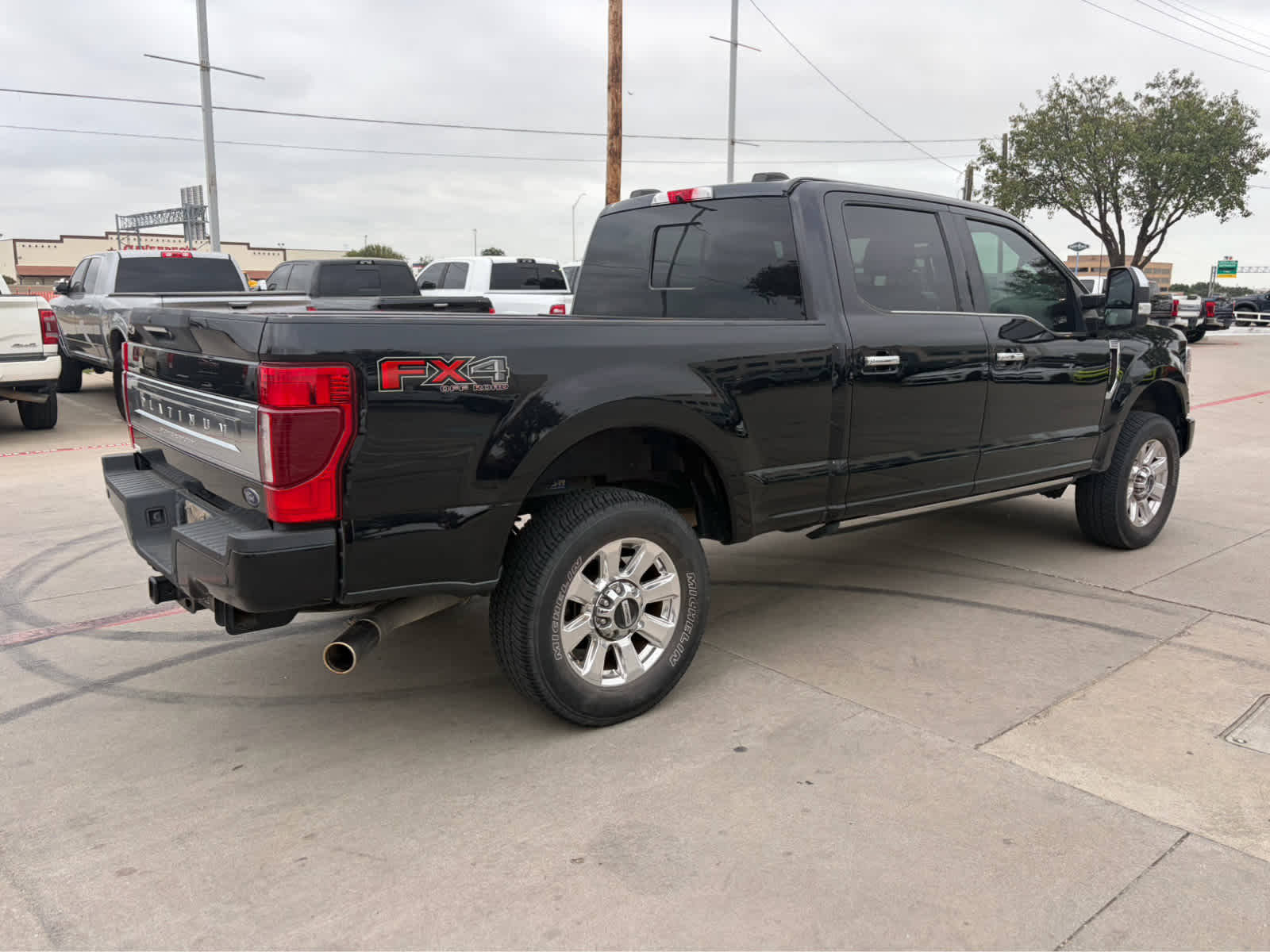 Used 2020 Ford Super Duty F-250 Pickup Platinum 4WD Crew Cab 6.75 Box Truck