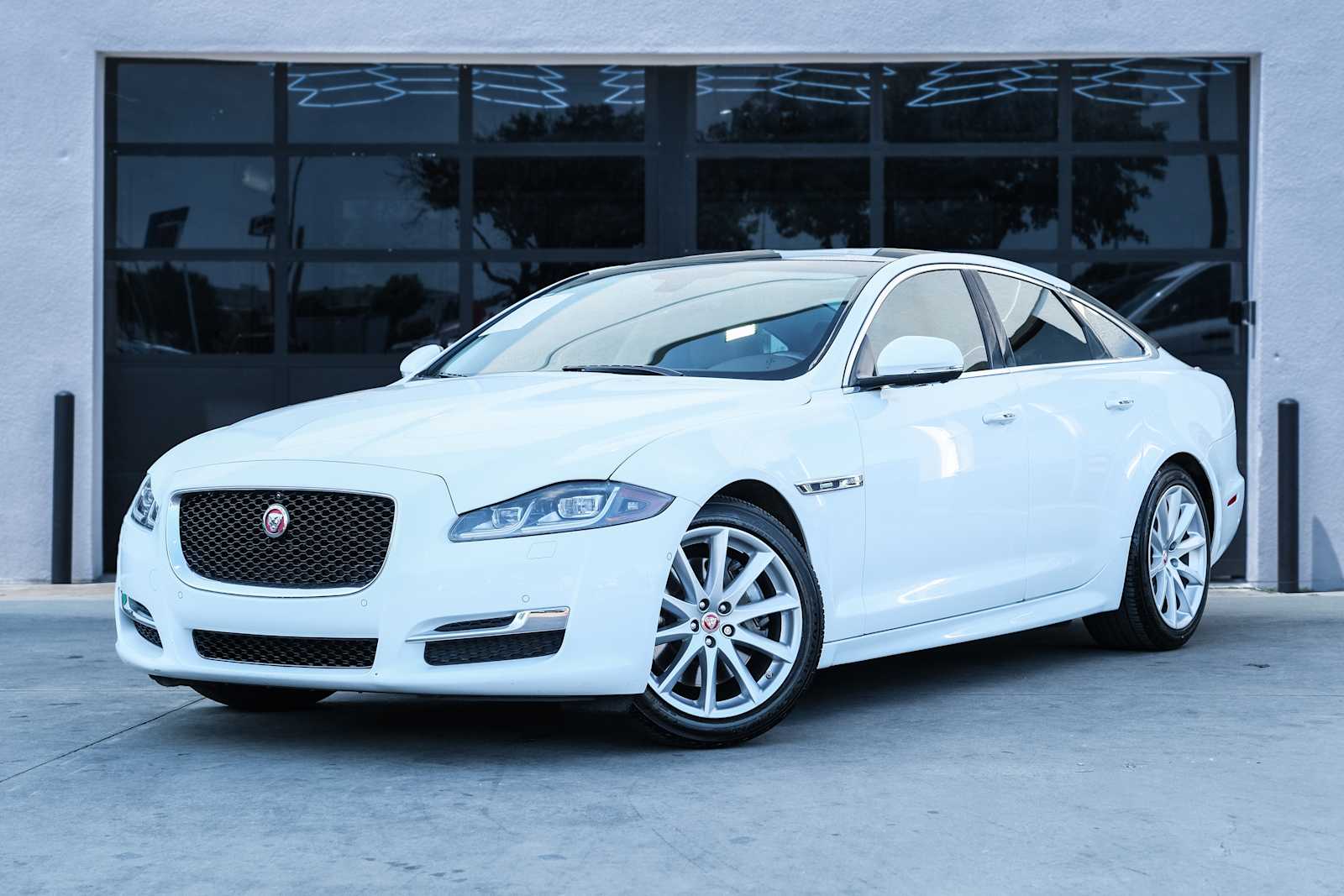 2017 Jaguar XJ