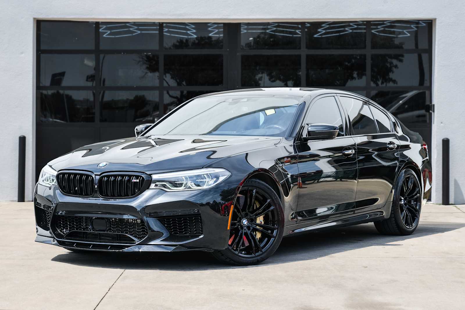  BMW M5 Sedan