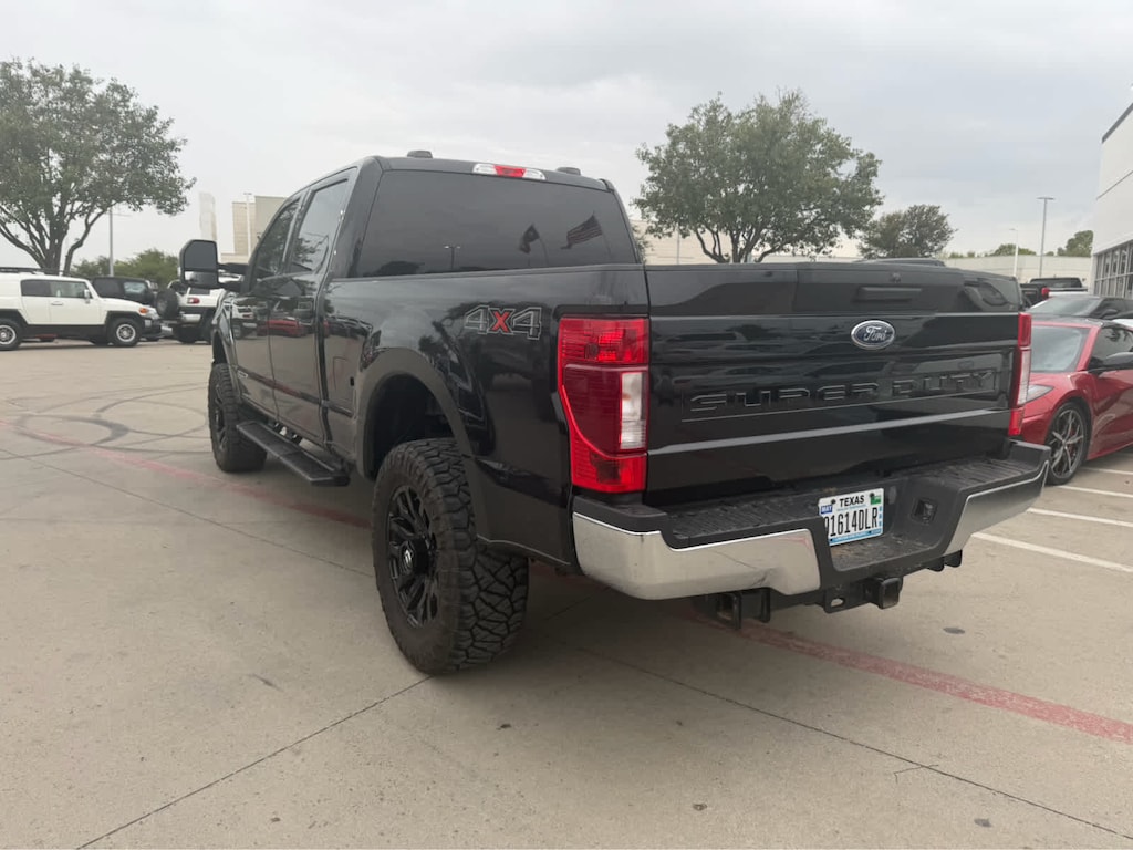 Used 2022 Ford Super Duty F-250 Pickup XLT 4WD Crew Cab 6.75 Box Truck