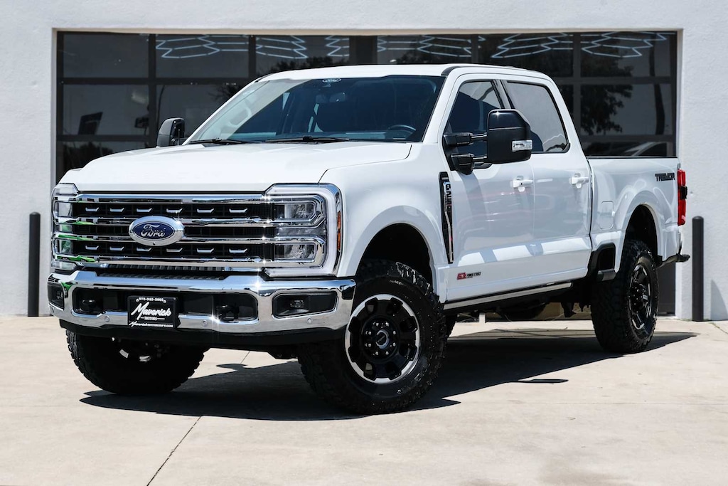 Used 2025 Ford Super Duty F-250 Pickup Lariat 4WD Crew Cab 6.75 Box Truck
