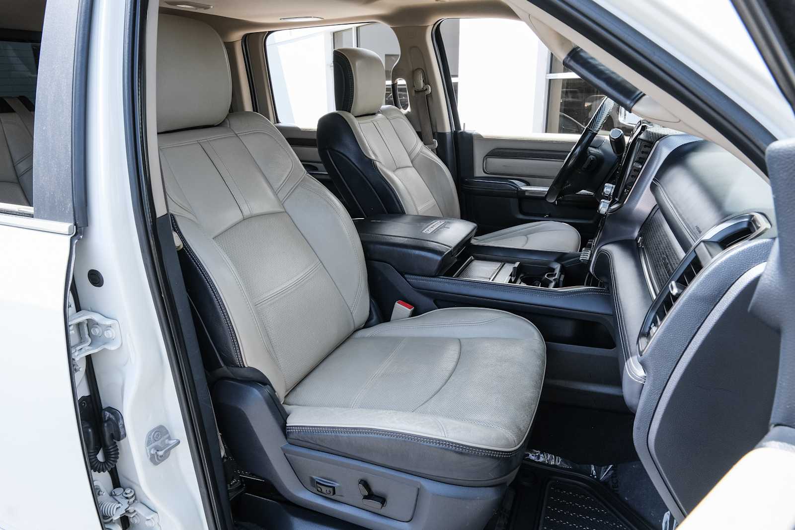 2019 RAM Ram 2500 Pickup Laramie Limited - Photo 34