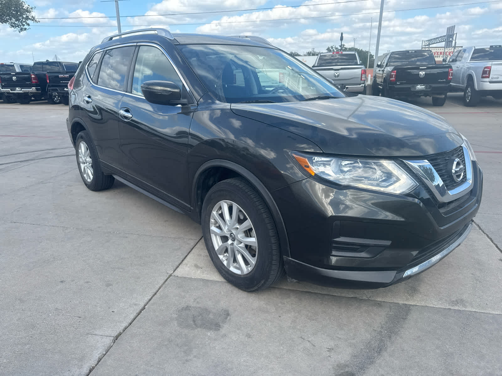 Used 2017 Nissan Rogue SV SUV