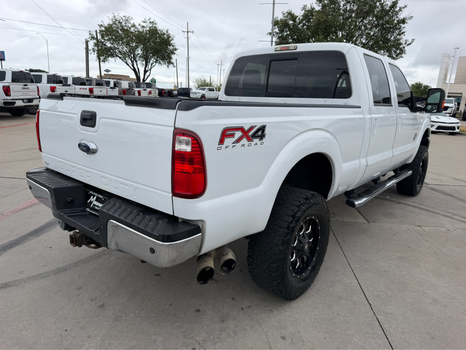 Used 2016 Ford Super Duty F-250 Pickup Lariat 4WD Crew Cab 172 Truck