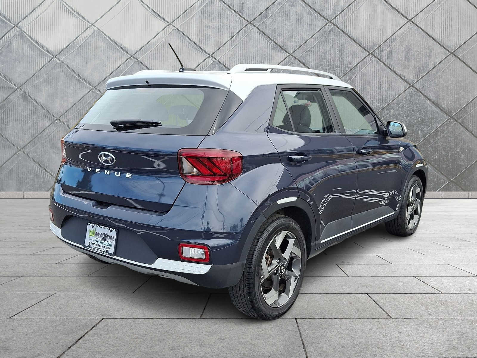 2023 Hyundai Venue Limited - Photo 7