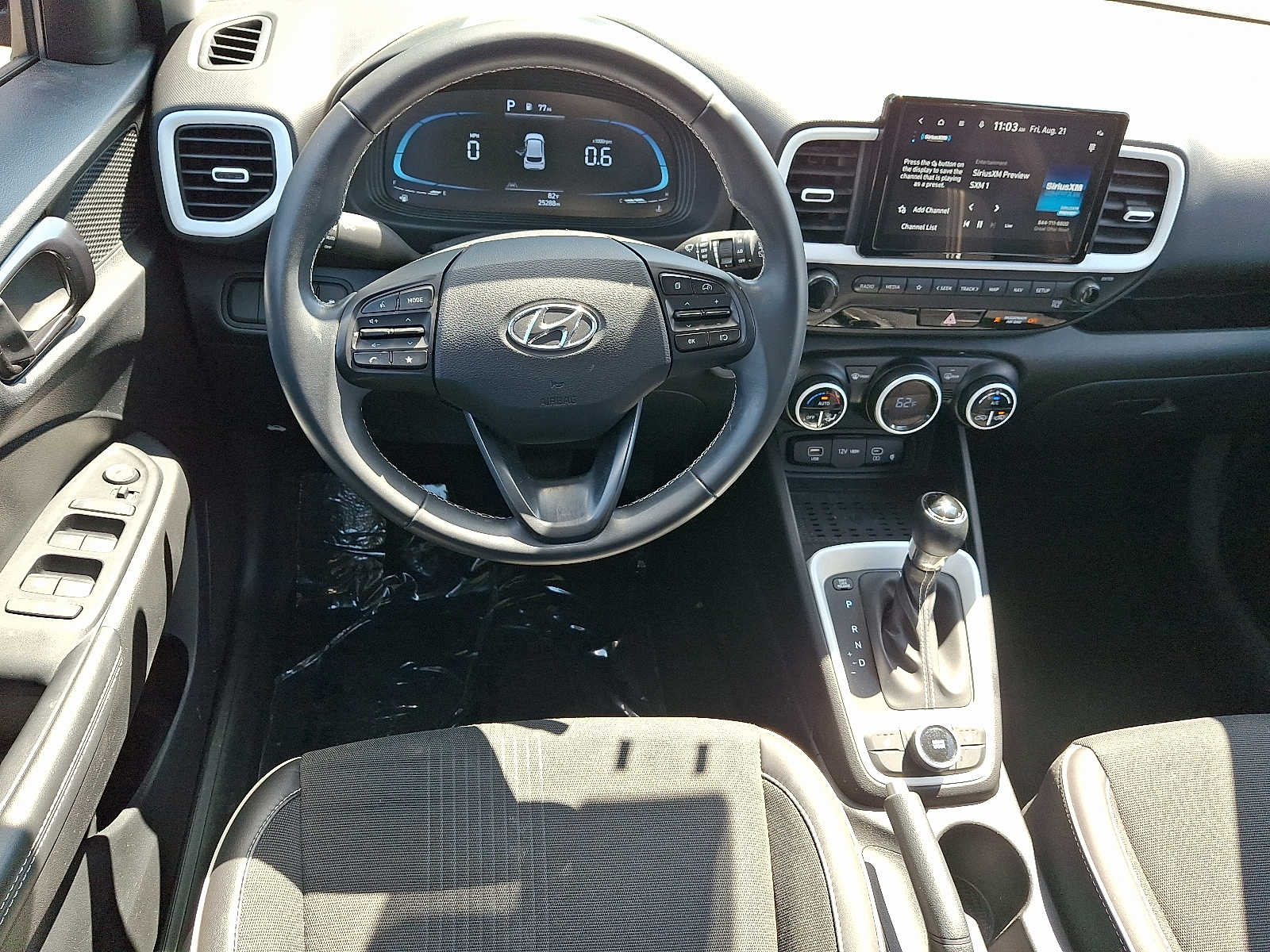 2023 Hyundai Venue Limited - Photo 12