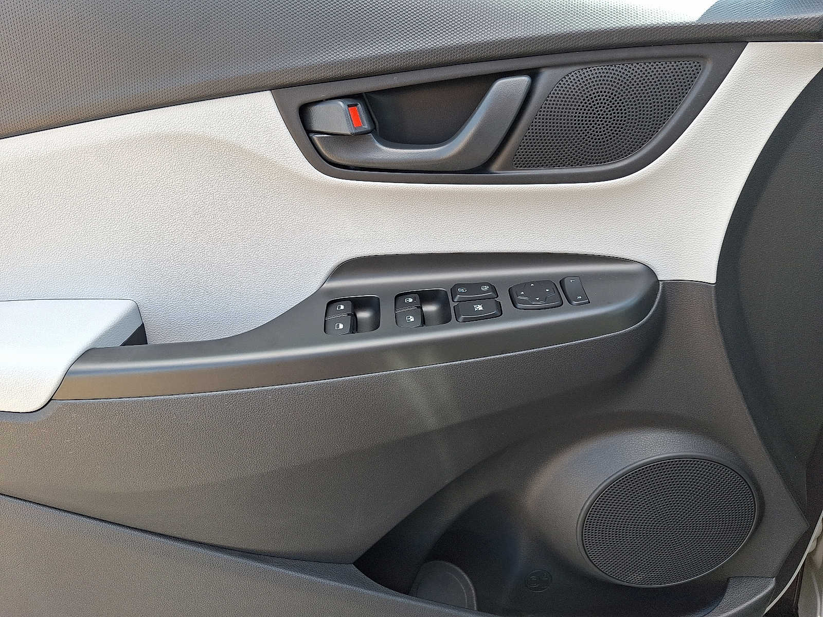 2023 Hyundai Kona SEL - Photo 13