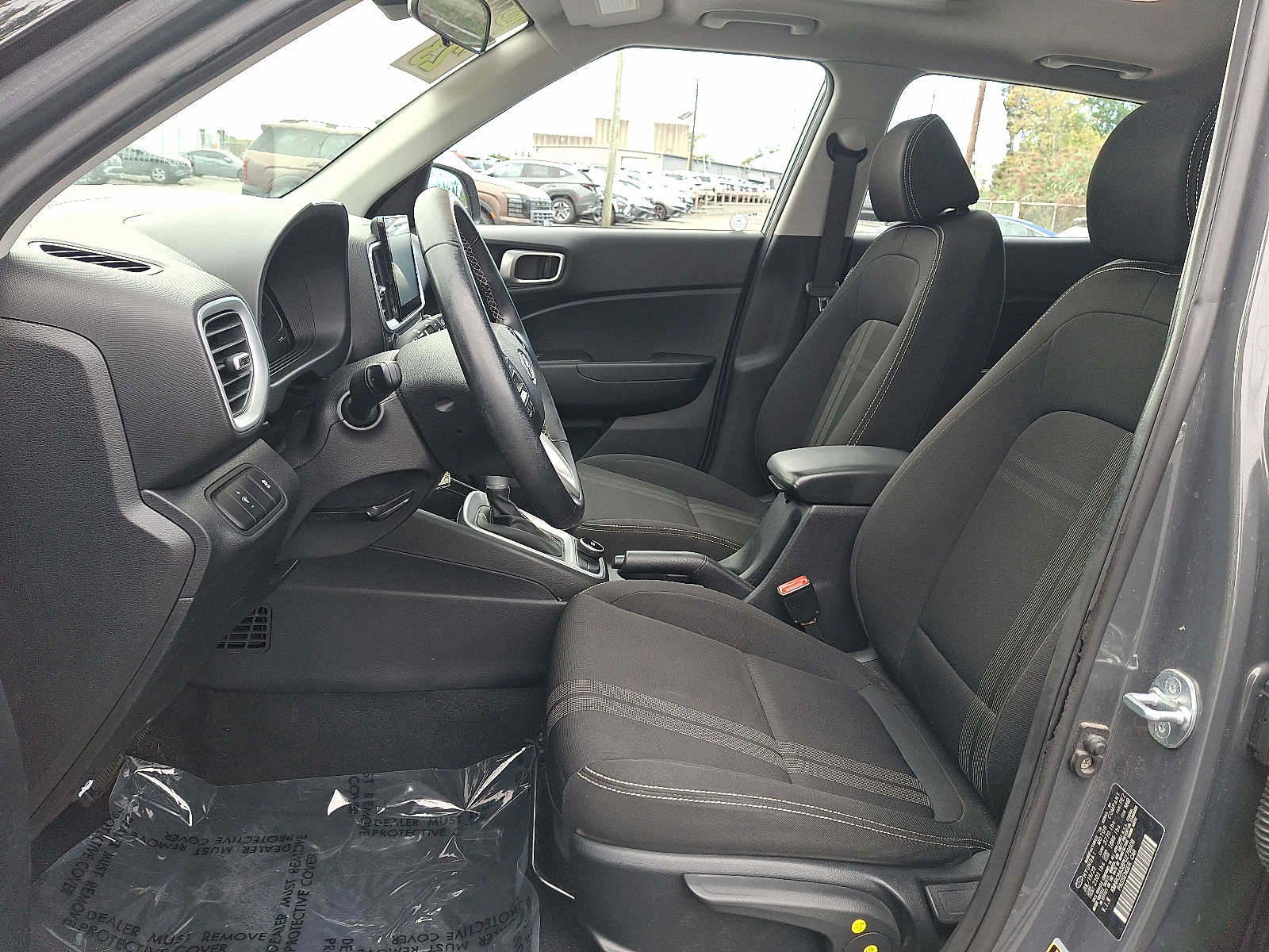 2023 Hyundai Venue SEL - Photo 14