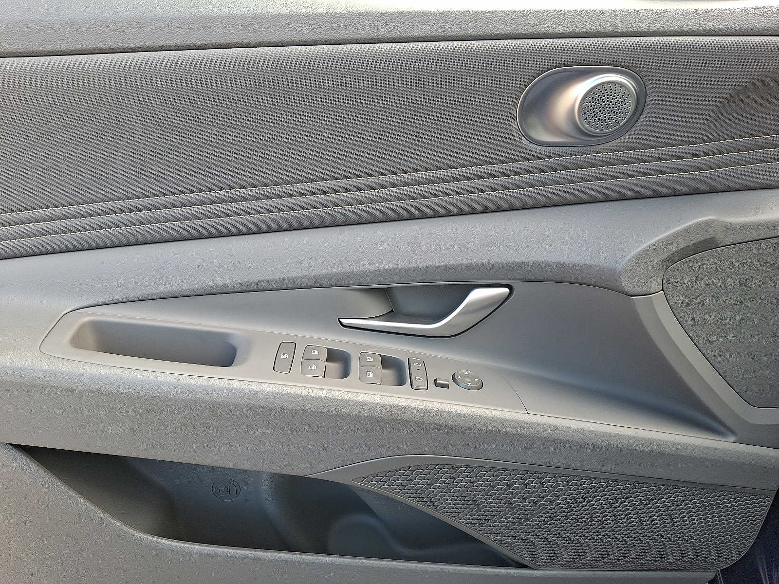 2026 Hyundai Elantra SEL - Photo 13