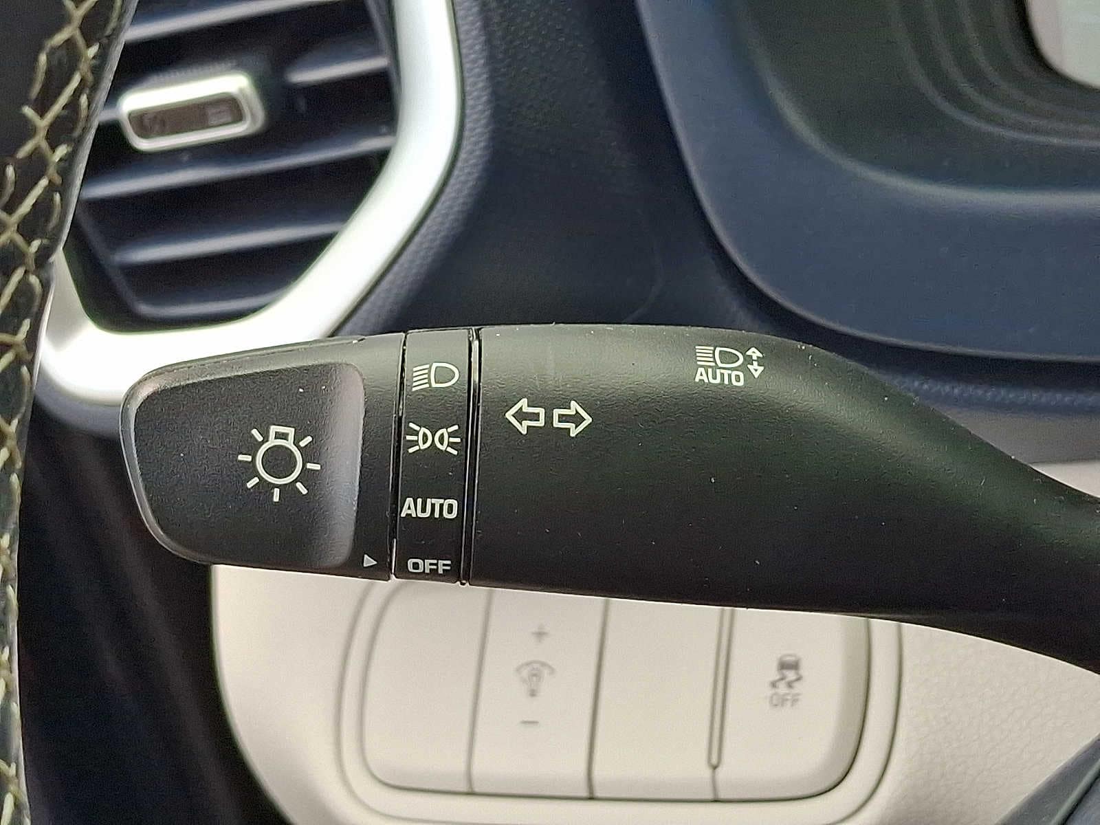 2023 Hyundai Venue Limited - Photo 27