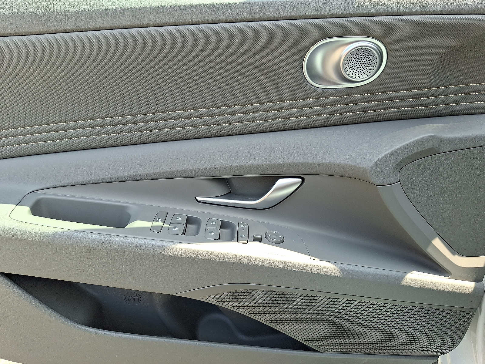 2026 Hyundai Elantra SEL - Photo 13