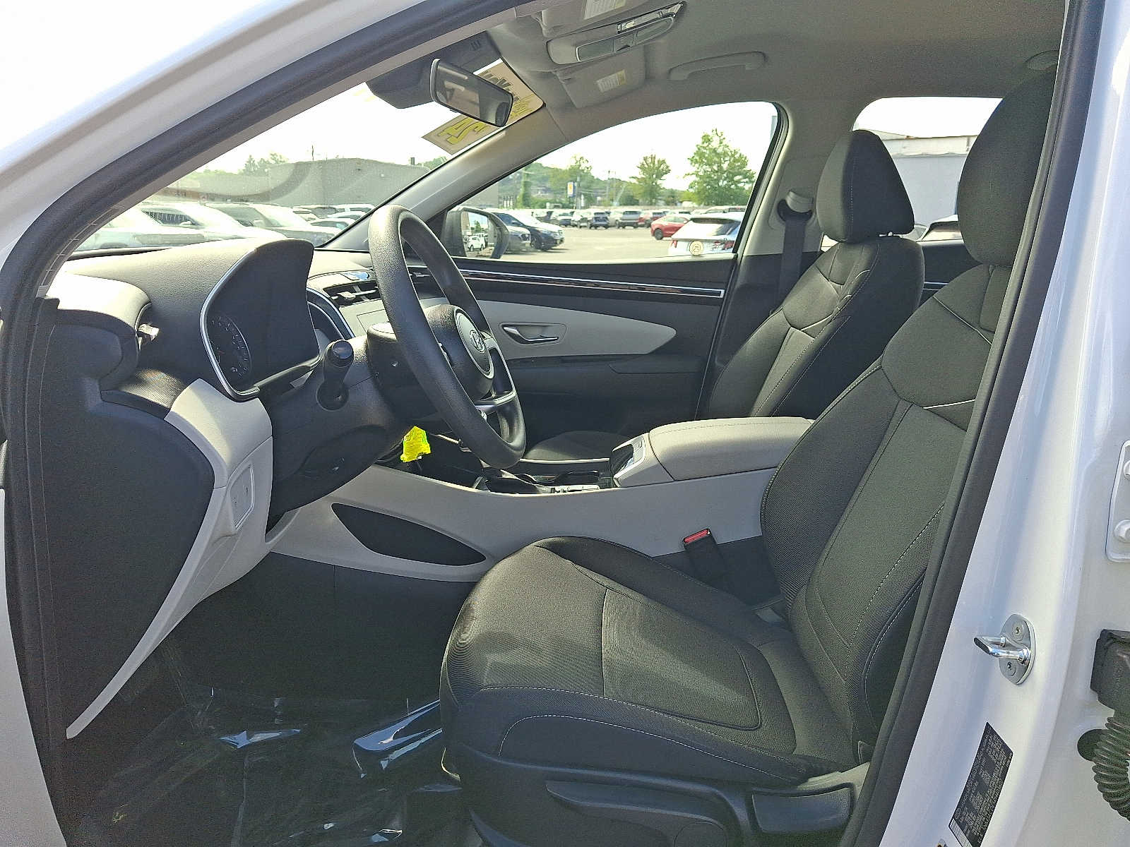 2024 Hyundai Tucson SE - Photo 14