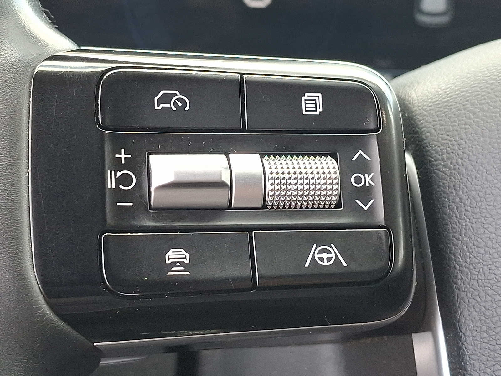 2024 Hyundai Santa Fe SE - Photo 21