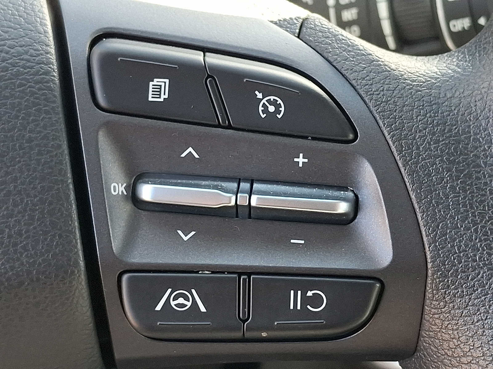 2023 Hyundai Kona SEL - Photo 22