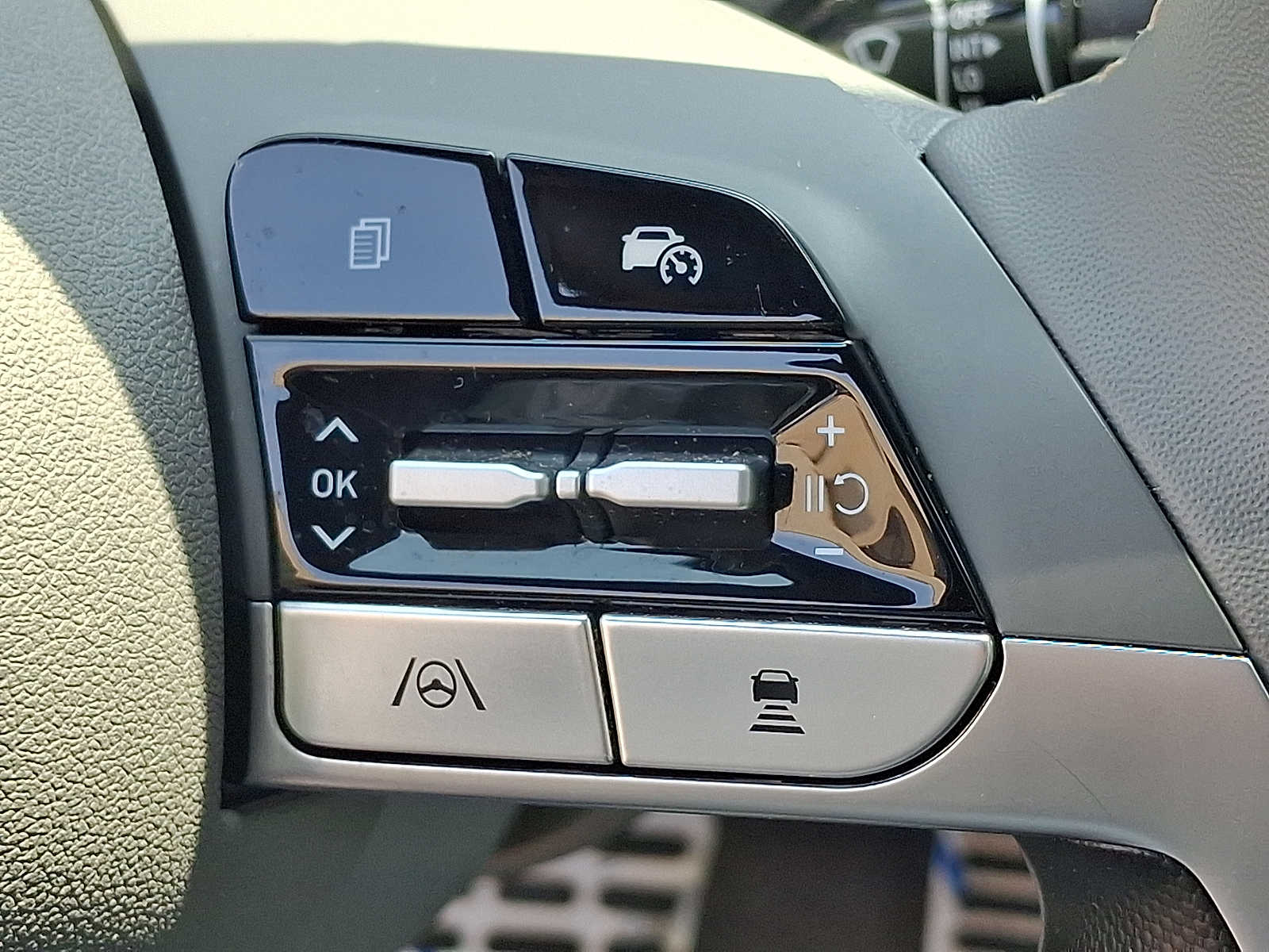 2026 Hyundai Elantra SEL - Photo 23