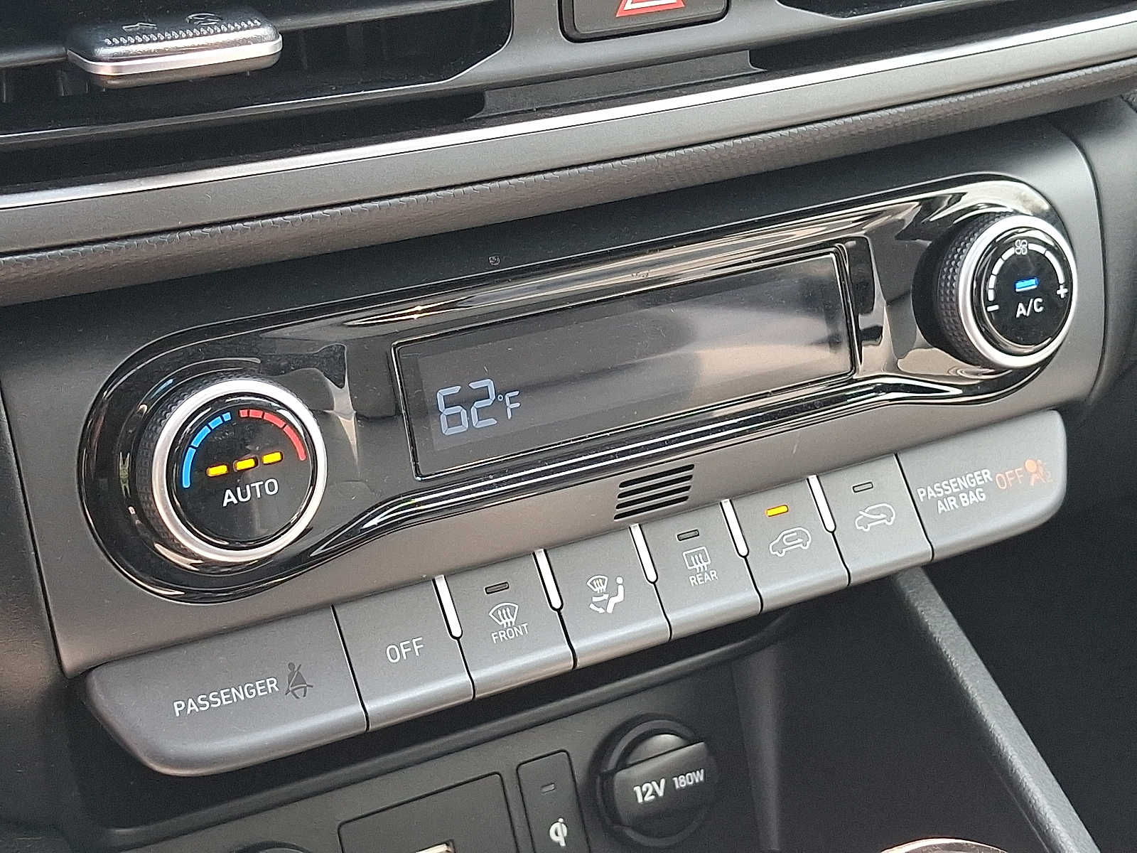 2023 Hyundai Kona SEL - Photo 17