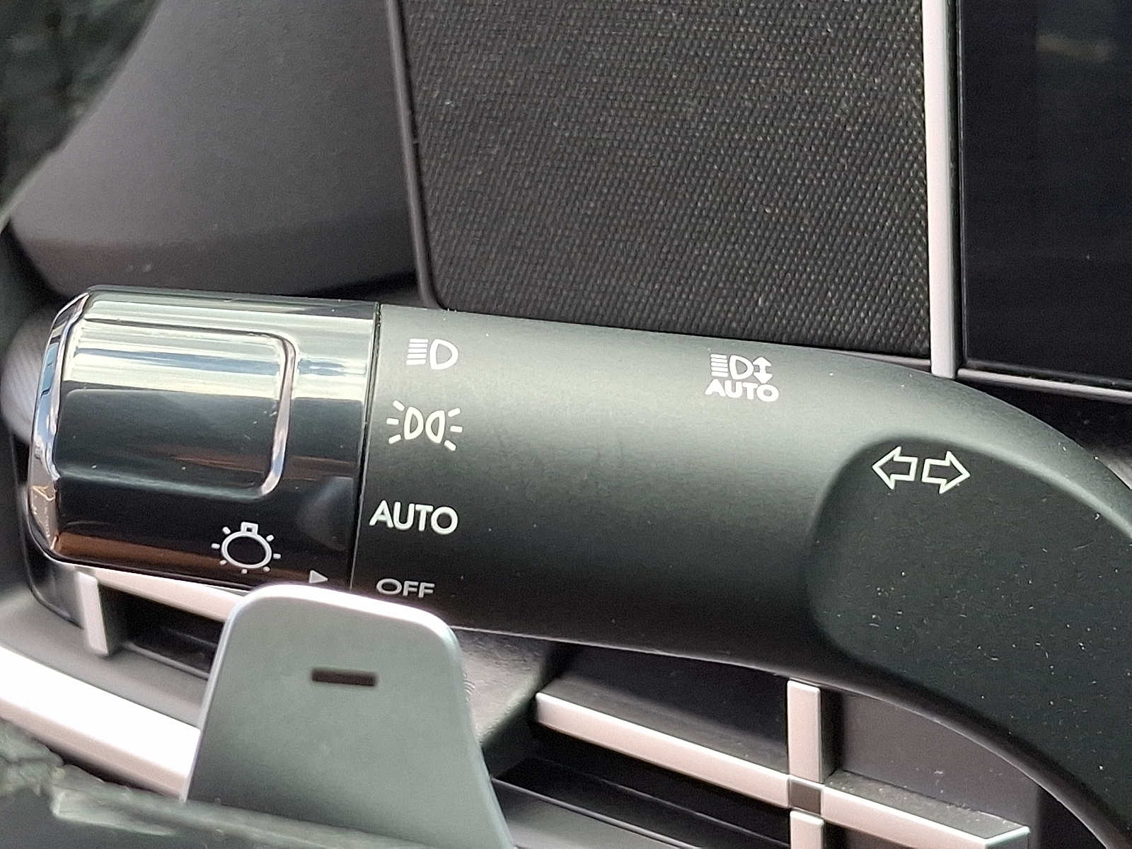 2024 Hyundai Santa Fe SE - Photo 25