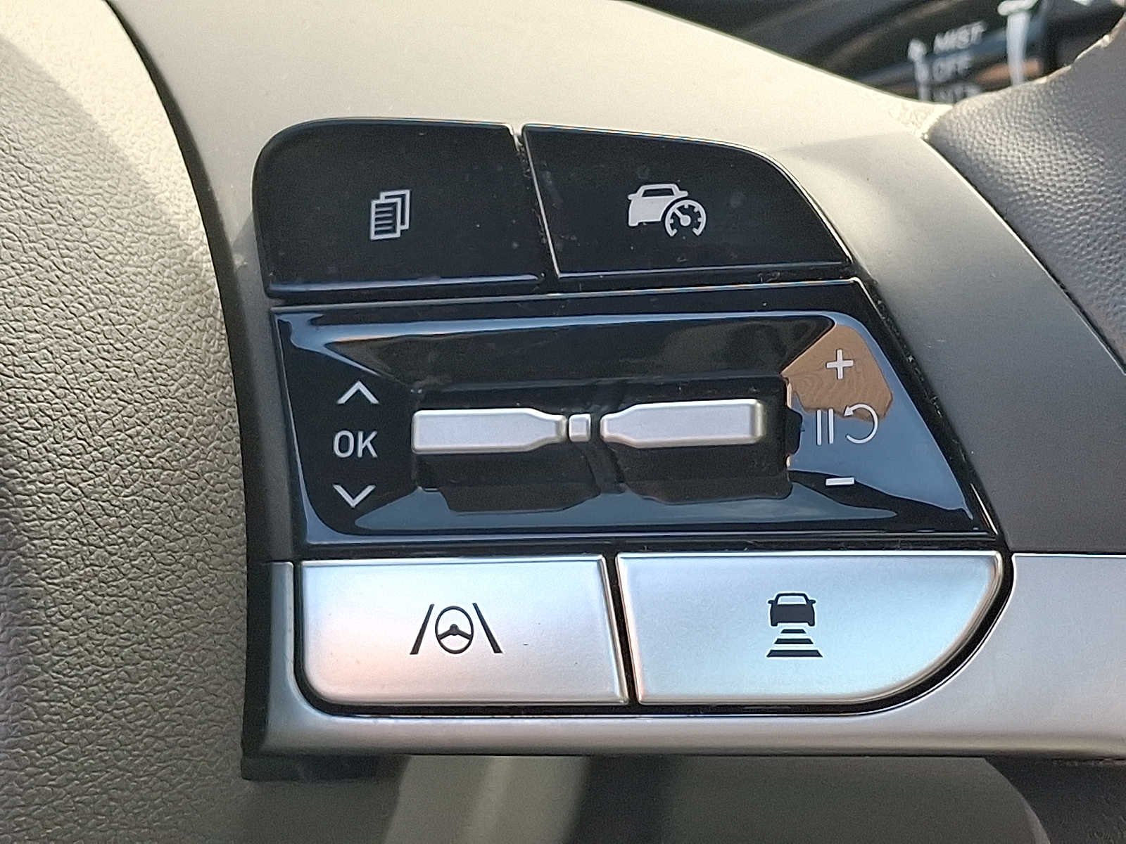 2026 Hyundai Elantra SEL - Photo 23