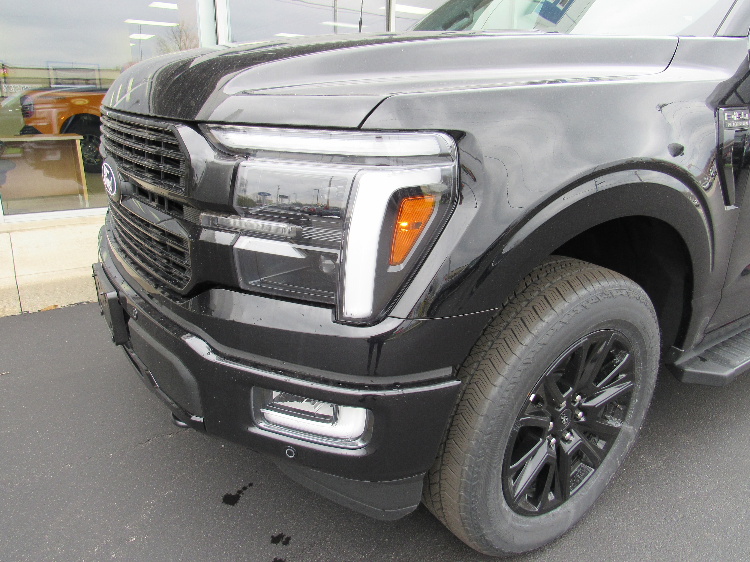 2026 Ford F-150 Platinum - Photo 8