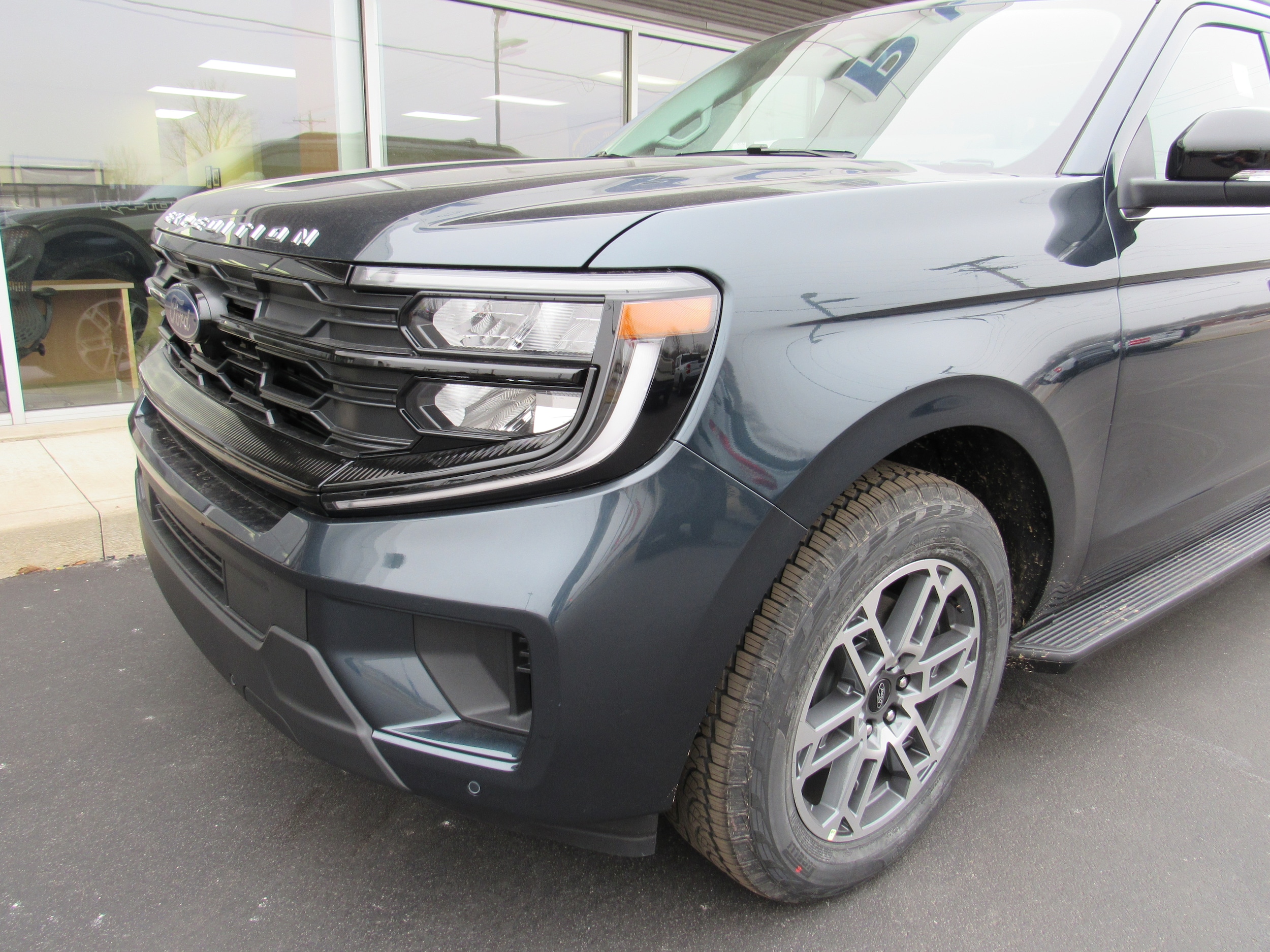 2026 Ford Expedition Active - Photo 9