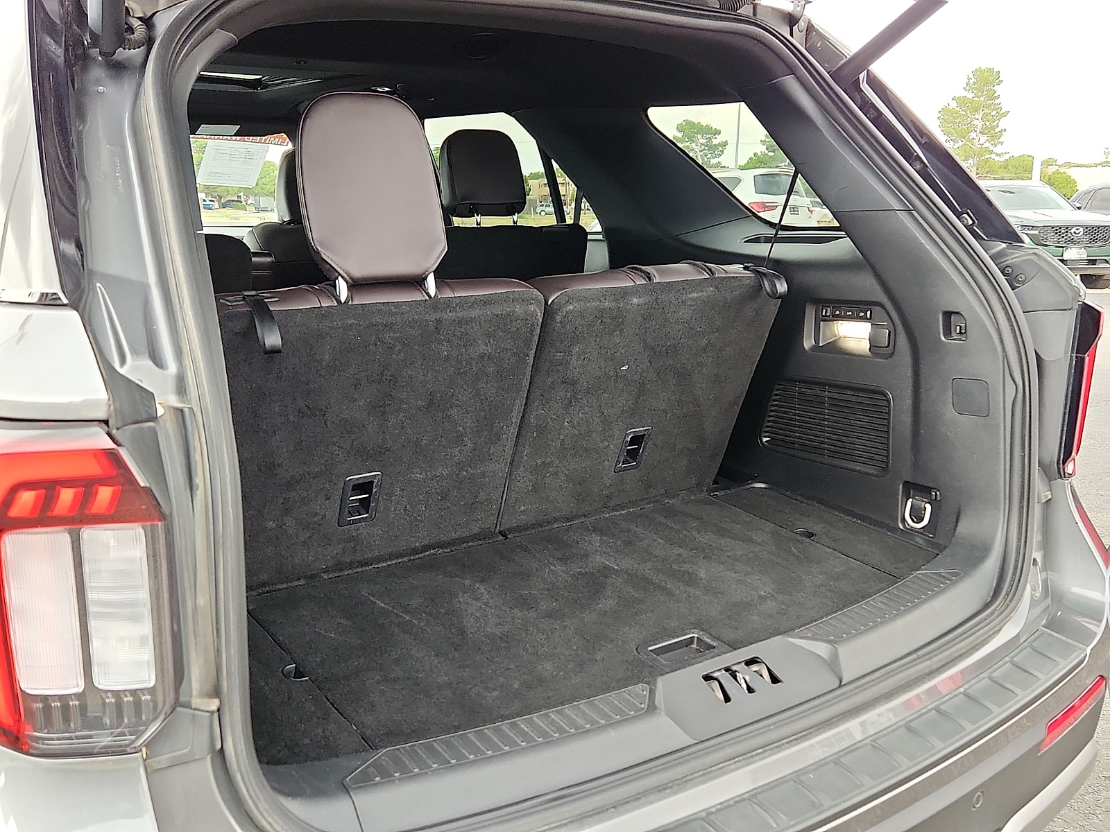 2025 Ford Explorer Platinum - Photo 9